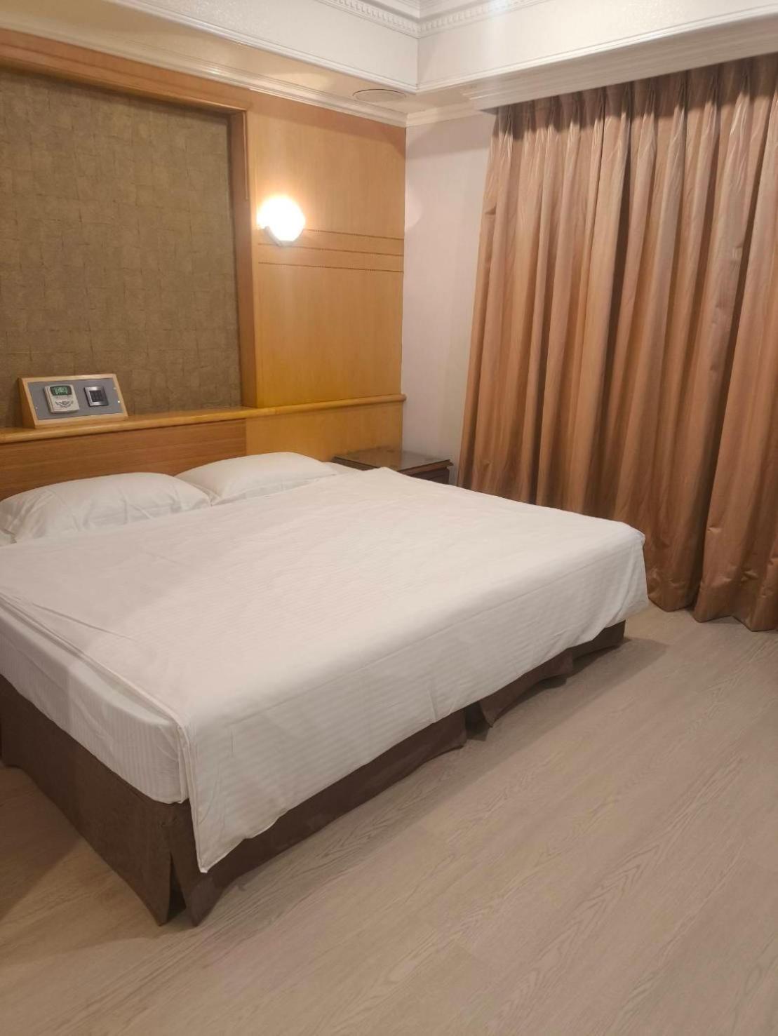 Champion Hotel Taipei Exterior photo